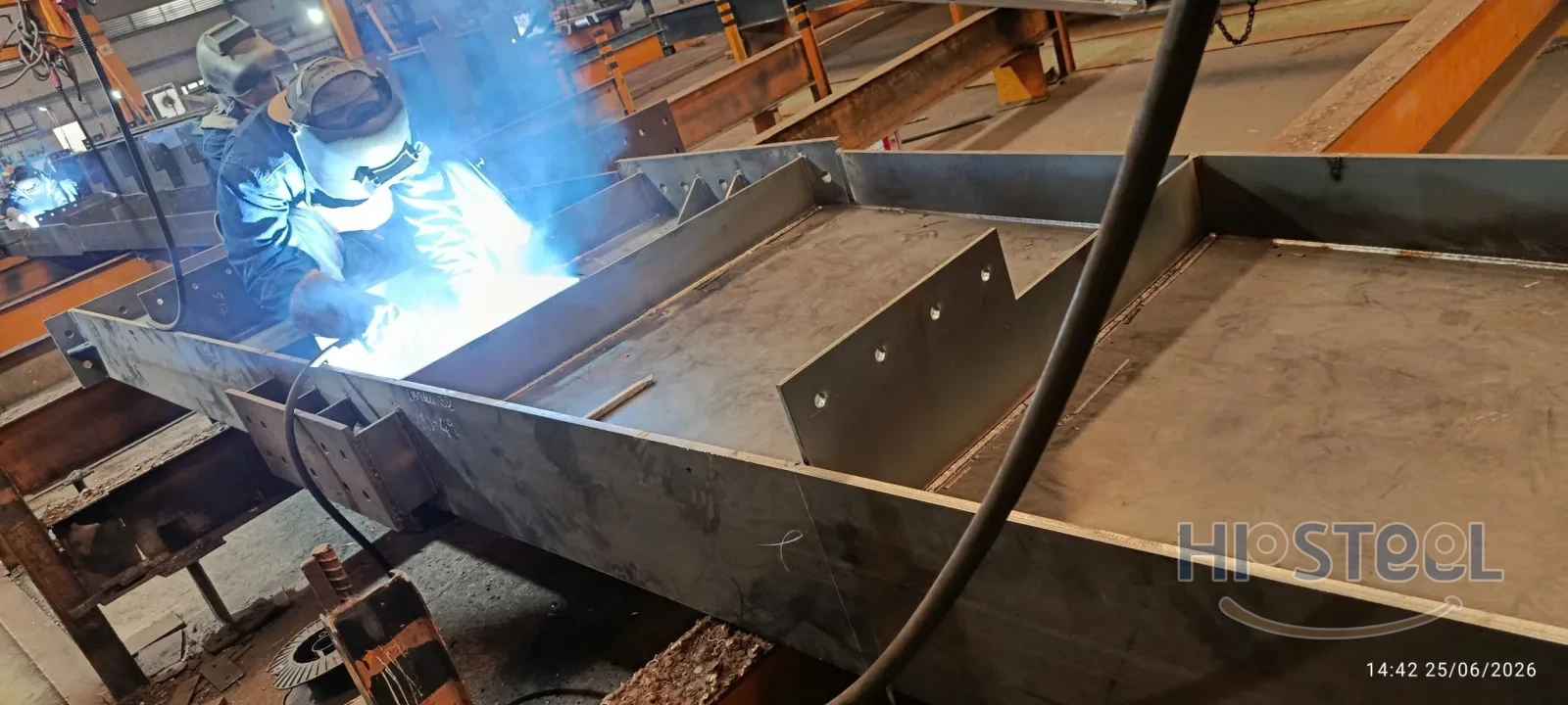 Nhà xưởng Howel — ảnh 5