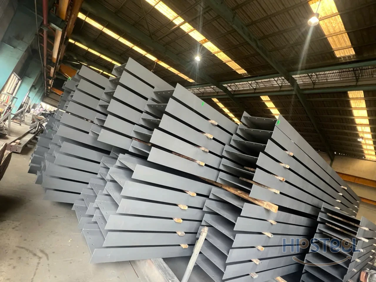 Nhà xưởng Howel — ảnh 11